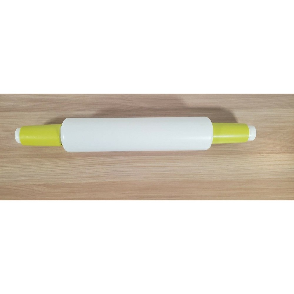Tupperware Rolling Pin-Fill w/ Warm Cold Water‎ in the Center green Handles New